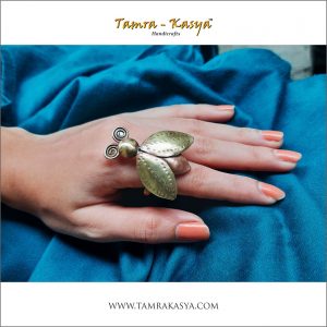 Bee ring By tamra-kasya