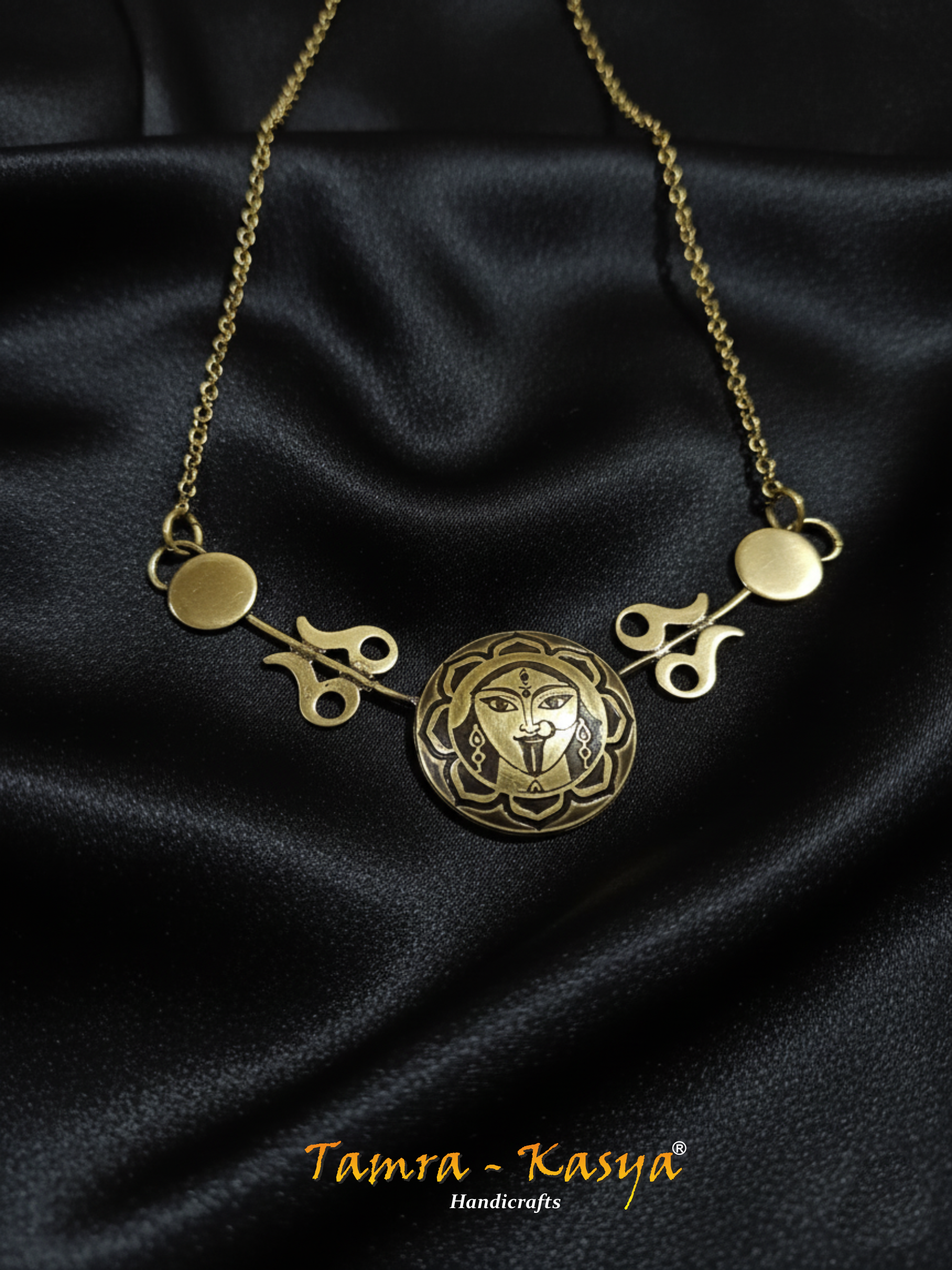 P43 kali Neckpiece